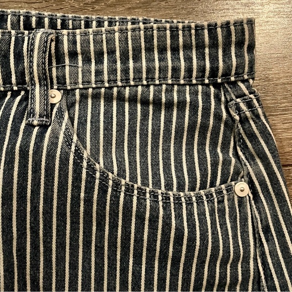 NWOT BLANK NYC Denim Mini Skirt Pale Rails White Blue Striped Fringed Hem sz 27 - Picture 6 of 14